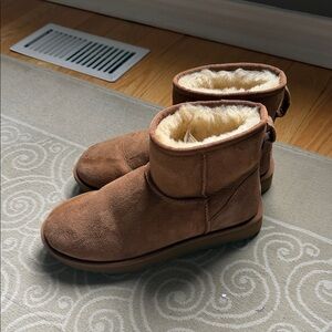 UGG Classic Mini II Winter Boots in Chestnut